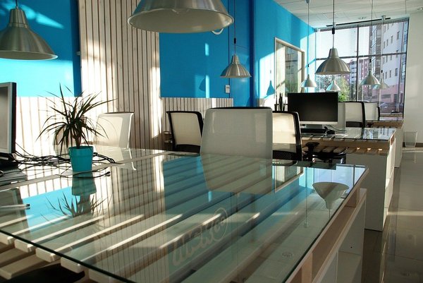 Que peut-on trouver dans un espace de coworking ?